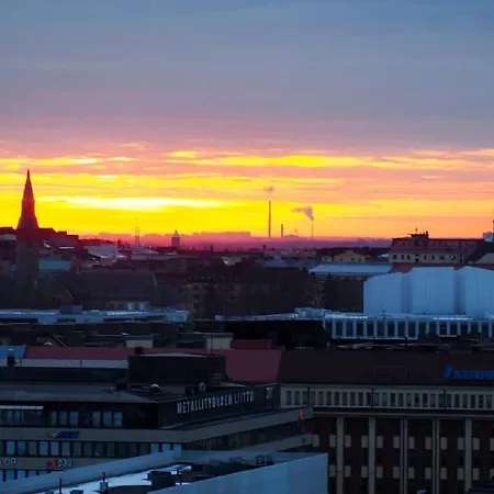 Huoneisto Sunset Views Over Rooftops *