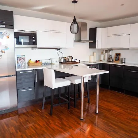 Sunset Views Over Rooftops Huoneisto Helsinki